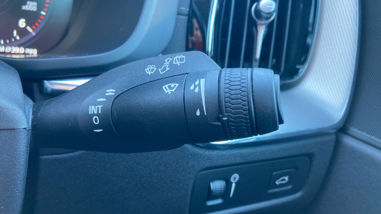 Volvo Xc60 2.0 B4D Inscription 5dr AWD Geartronic Diesel Estate